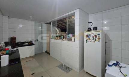 Apartamento à venda no bairro São José, 2 quartos, 1 suíte e 2 vagas.