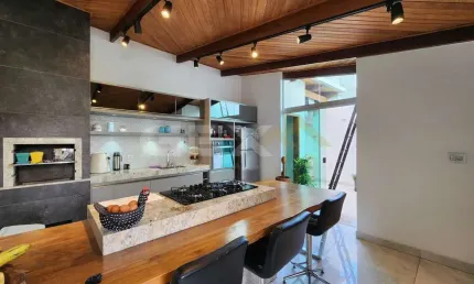 Casa à venda no bairro Manoel Valinhas, 3 quartos, 1 suíte e cozinha gourmet.
