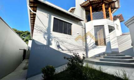 Casa com 3 quartos à venda na Rua Duque de Caxias, 1171, Planalto, Divinópolis