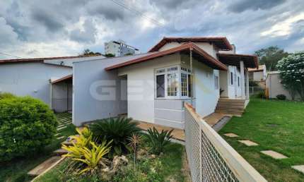 Casa à venda, 03 quartos, 01 suíte, escritório, espaço gourmet com Spa, 04 vagas