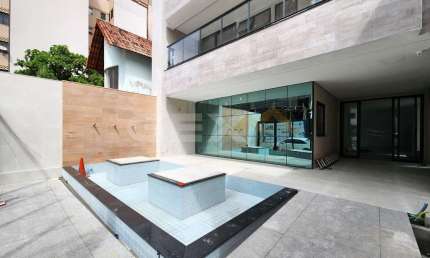 Cobertura Duplex à venda no Centro, 3 quartos sendo 1 suíte.