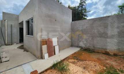 Casa à venda no bairro Nova Fortaleza, 2 quartos e 3 vagas.