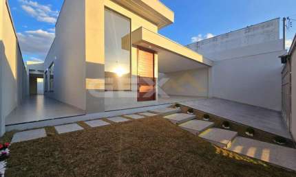 Casa à venda no Belvedere, 3 quartos, 1 suíte com closet e 4 vagas