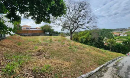 Lote à venda de 600m²  no Condomínio Ville Royalle - Divinópolis/MG