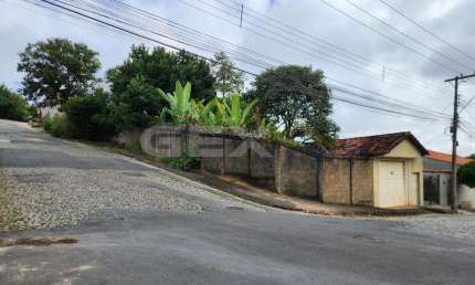 Terreno à venda na Rua Muriaé, São José, Divinópolis