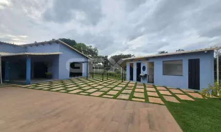Chácara à venda de porteira fechada em Marilândia com piscina e sauna.