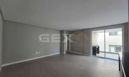 Apartamento à venda no Centro, 3 quartos, 2 suítes e 3 vagas.
