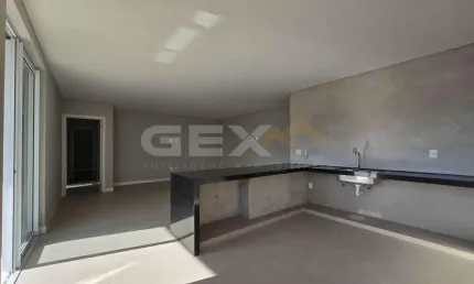 Apartamento à venda no centro, 3 quartos, 2 suítes e 3 vagas.