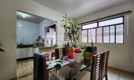 Apartamento à venda no Centro, 3 quartos, 1 suíte e 1 vaga.