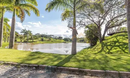 Terreno à Venda no Condomínio Vistadoro Aquaville - Divinópolis/MG