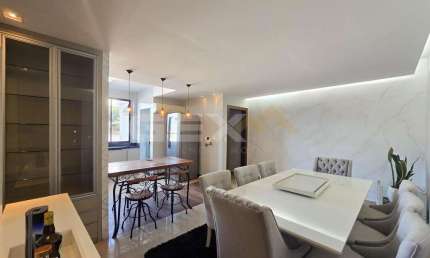 Apartamento à venda de porteira fechada no Centro, 3 quartos, 1 suíte e 2 vagas.