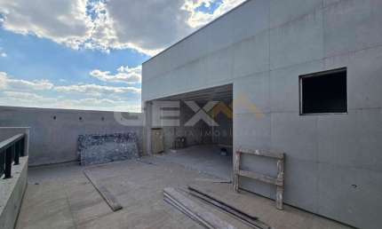 Cobertura duplex à venda no Centro, 3 quartos, 1 suíte e espaço gourmet.