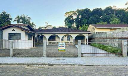 CASA no ATIRADORES com 3 quartos para LOCAÇÃO, 217 m²