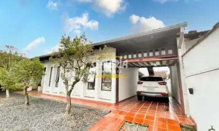 Casa com 4 quartos à venda no Boa Vista, Joinville 