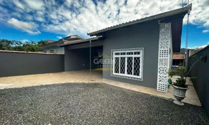 Casa com 3 quartos à venda no Iririú, Joinville 