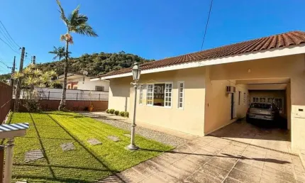 Casa com 3 quartos à venda no América, Joinville 