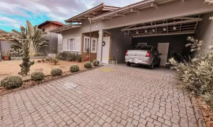 CASA no BOM RETIRO com 4 quartos para VENDA, 187 m²