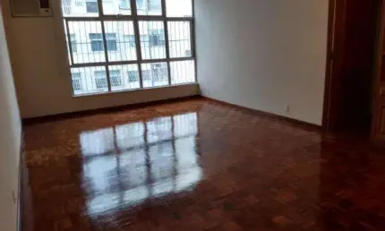 Excelente apartamento na Rua Ator Paulo Gustavo entre as Ruas Pereira da Silva e Alvares de Azevedo