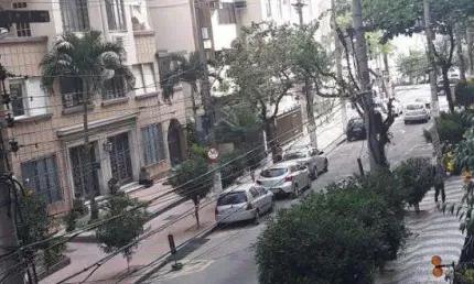 Excelente Apartamento na Rua Osvaldo Cruz em Icaraí de frente para a rua