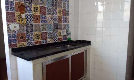 Ótimo apartamento na Rua Irineu Marinho continuação da Gavião Peixoto em Icaraí.