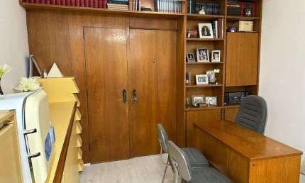 Excelente Sala Comercial com Móveis Planejados e Vaga de Garagem.