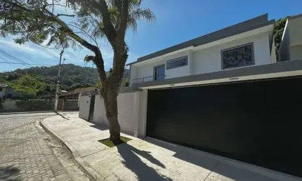 Casa com 4 quartos à venda na Rua Nove, Itaipu, Niterói