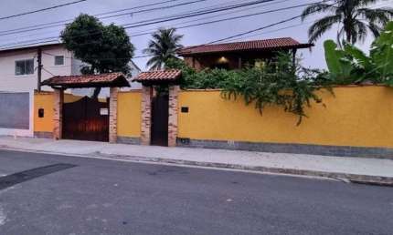 Excelente casa duplex, centro de terreno, lote inteiro de 15x30 (450m²),