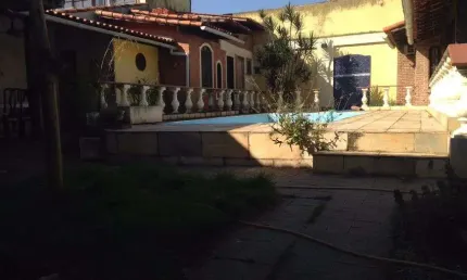 Casa para venda tem 302 metros quadrados com 5 quartos em Piratininga - Niterói - RJ