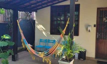 Casa para venda possui 150 metros quadrados com 4 quartos em Pe Pequeno - Niterói - RJ