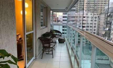 Ótimo apartamento na Rua Cinco de Julho 267 em Icaraí.