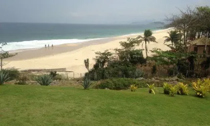 Excelente Apartamento no Condomínio Punta Del Mar na Praia de Piratininga