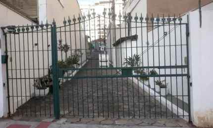 Excelente casa em vila super bem localizada  na rua professor otacílio em santa rosa - niterói