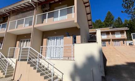 Casa de condomínio Fechado com 2 quartos, 2 banheiros, piscina em Caraguatatuba-SP