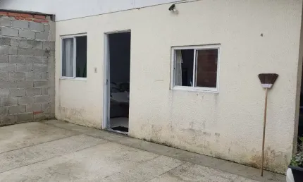 Oportunidade  de casa  com 2 quartos, 2 vagas em Caraguatatuba-SP