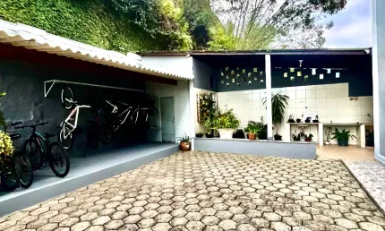 Ótimo apartamento com 1 quarto, 1 banheiro, 1 vaga, na martim de sá em caraguatatuba-sp