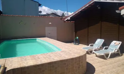 Casa com 3 Quartos no Porto novo em Caraguatatuba, piscina à Venda