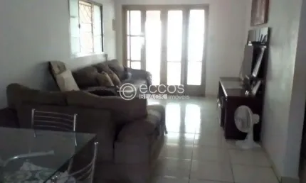 Casa à venda, 2 quartos, 3 vagas, Jardim Europa - Uberlândia/MG