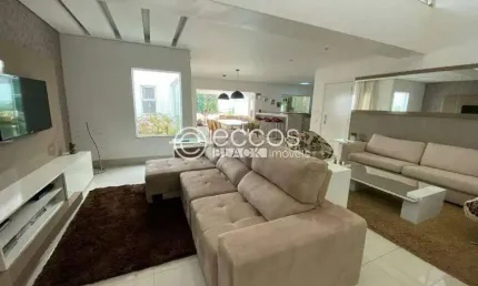 Casa à venda, 4 quartos, 4 suítes, 5 vagas, Tibery - Uberlândia/MG