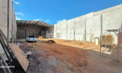 Barracão / Galpão / Depósito para alugar na Rua Mário Quintana, --, Novo Mundo, Uberlândia