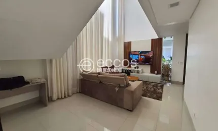 Casa à venda, 3 quartos, 1 suíte, 2 vagas, Segismundo Pereira - Uberlândia/MG