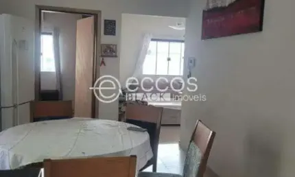 Casa à venda, 3 quartos, 1 suíte, 3 vagas, Chácaras Tubalina e Quartel - Uberlândia/MG