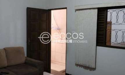 Casa à venda, 3 quartos, 2 suítes, 2 vagas, Dona Zulmira - Uberlândia/MG