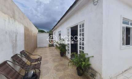 Casa à venda, 3 quartos, 2 vagas, Alto Umuarama - Uberlândia/MG