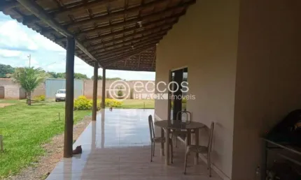 Chácara à venda, 2 quartos, Conjunto Alvorada - Uberlândia/MG