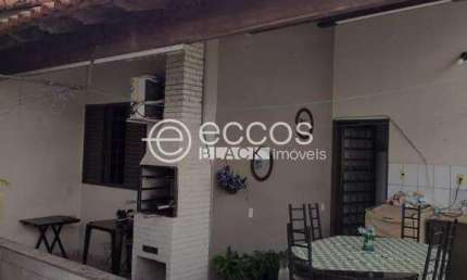Casa à venda, 4 quartos, 2 suítes, 2 vagas, Jardim Patrícia - Uberlândia/MG