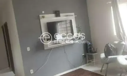 Casa à venda, 3 quartos, 1 suíte, 5 vagas, Jardim Ipanema - Uberlândia/MG