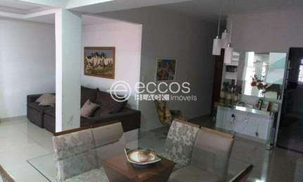 Casa à venda, 3 quartos, 3 suítes, 2 vagas, Jardim Europa - Uberlândia/MG