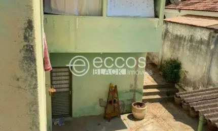 Casa à venda, 6 quartos, 2 suítes, 5 vagas, Cidade Jardim - Uberlândia/MG