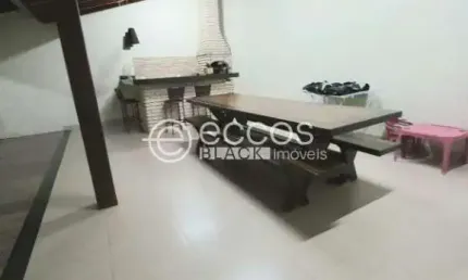 Casa à venda, 3 quartos, 1 suíte, 3 vagas, Jardim Europa - Uberlândia/MG