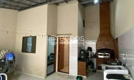 Casa à venda, 5 quartos, 1 suíte, 5 vagas, Luizote de Freitas - Uberlândia/MG